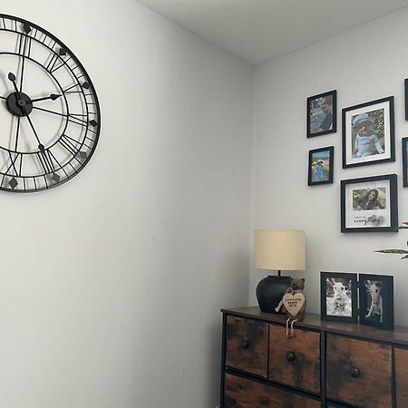 Cosy Home From Home With Private Bathroom - Free Parking Cardiff Eksteriør bilde