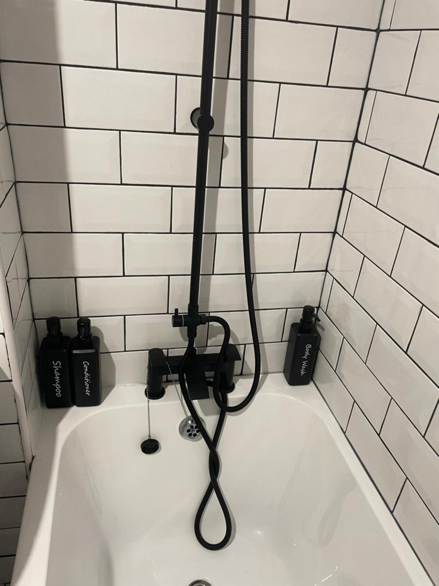 Cosy Home From Home With Private Bathroom - Free Parking Cardiff Eksteriør bilde