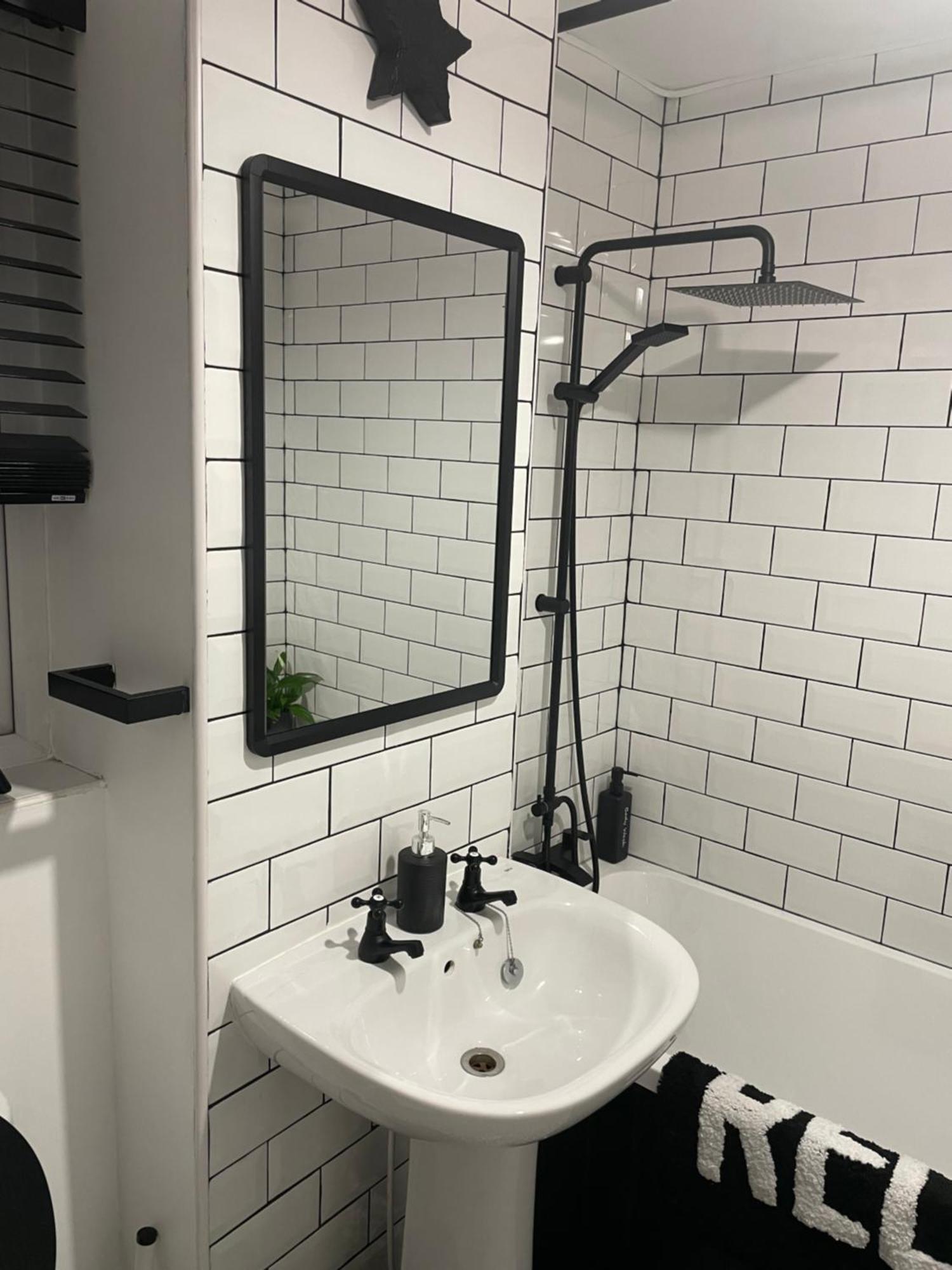 Cosy Home From Home With Private Bathroom - Free Parking Cardiff Eksteriør bilde